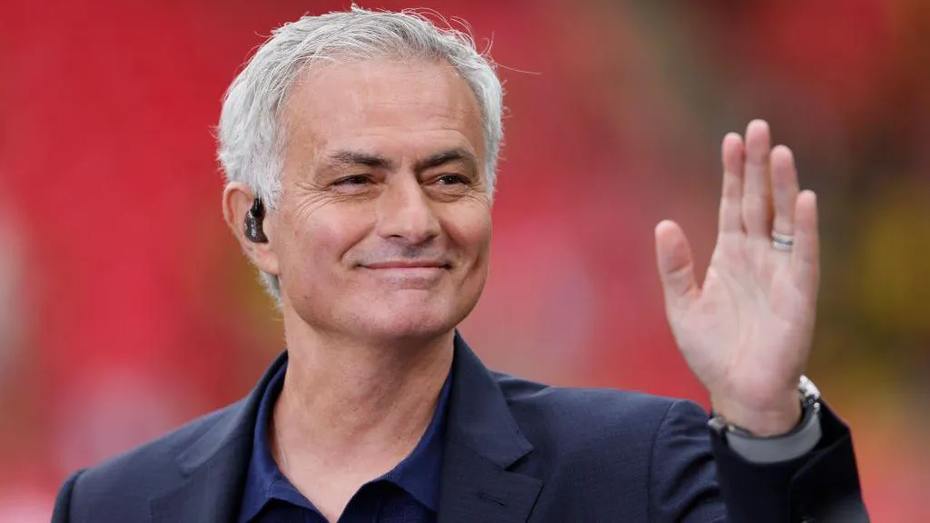 Which person says not to this Portuguese giant? - Mourinho arrives for negotiations