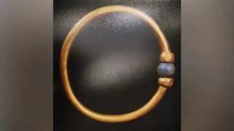 Egyptian Authorities Confirm 3,000-Year-Old Bracelet Has Been Stolen and Destroyed